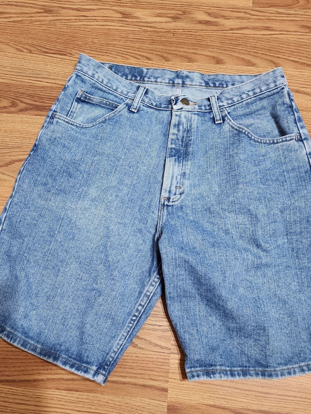 Vintage Wrangler Shorts Mens 32 Medium Wash Denim Work Wear Jorts 90s Y2K Cotton